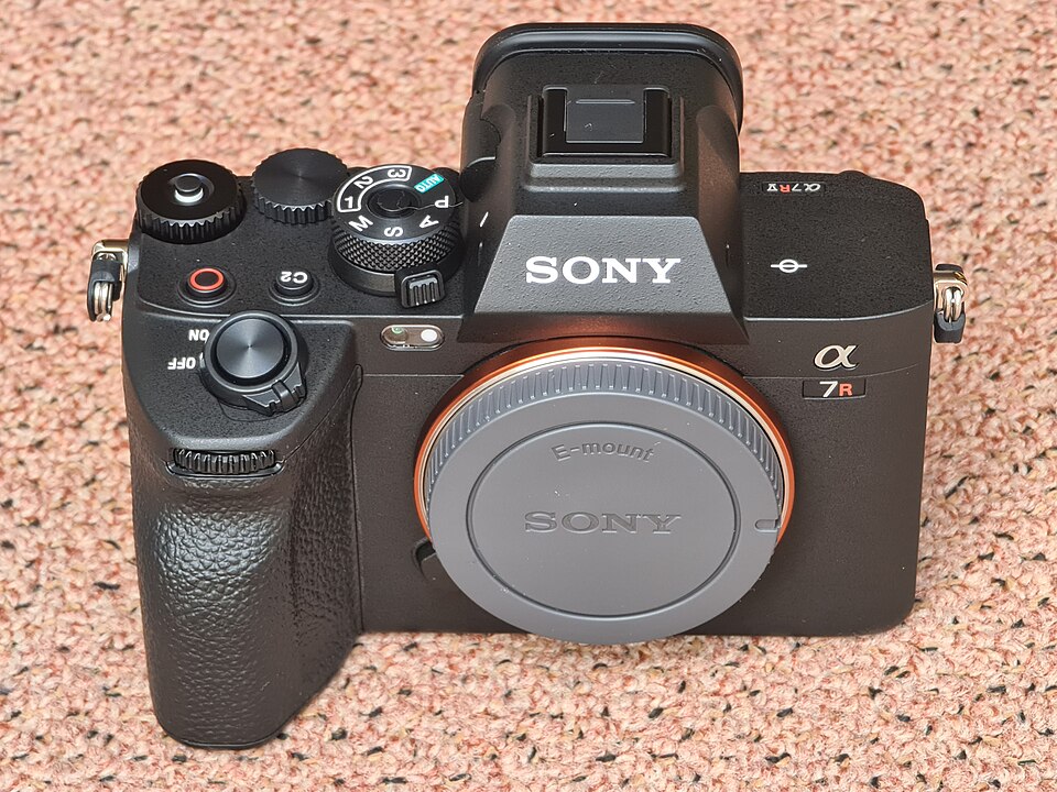 Sony A7R V ikinci el — fiyat, kondisyon ve stok bilgisi